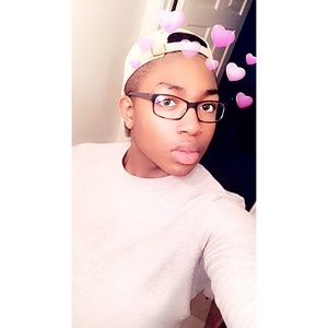 Meet your Posher, Avery